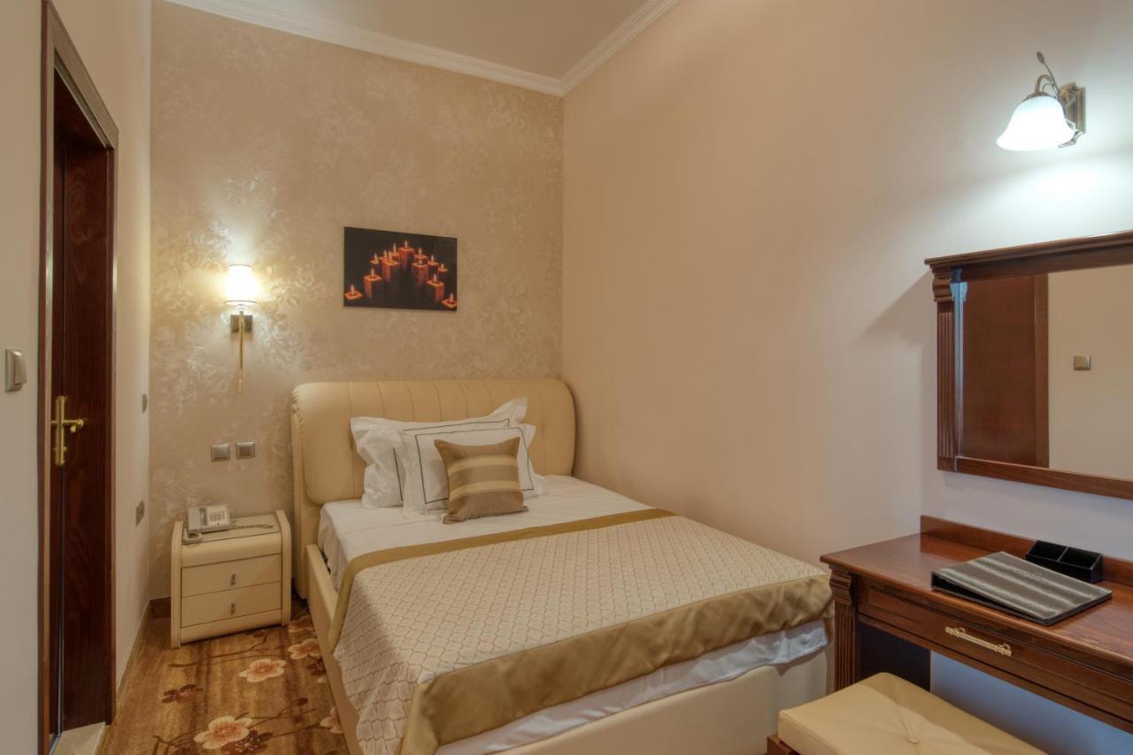 Residence Konstantina Palace Kazanlŭk Esterno foto